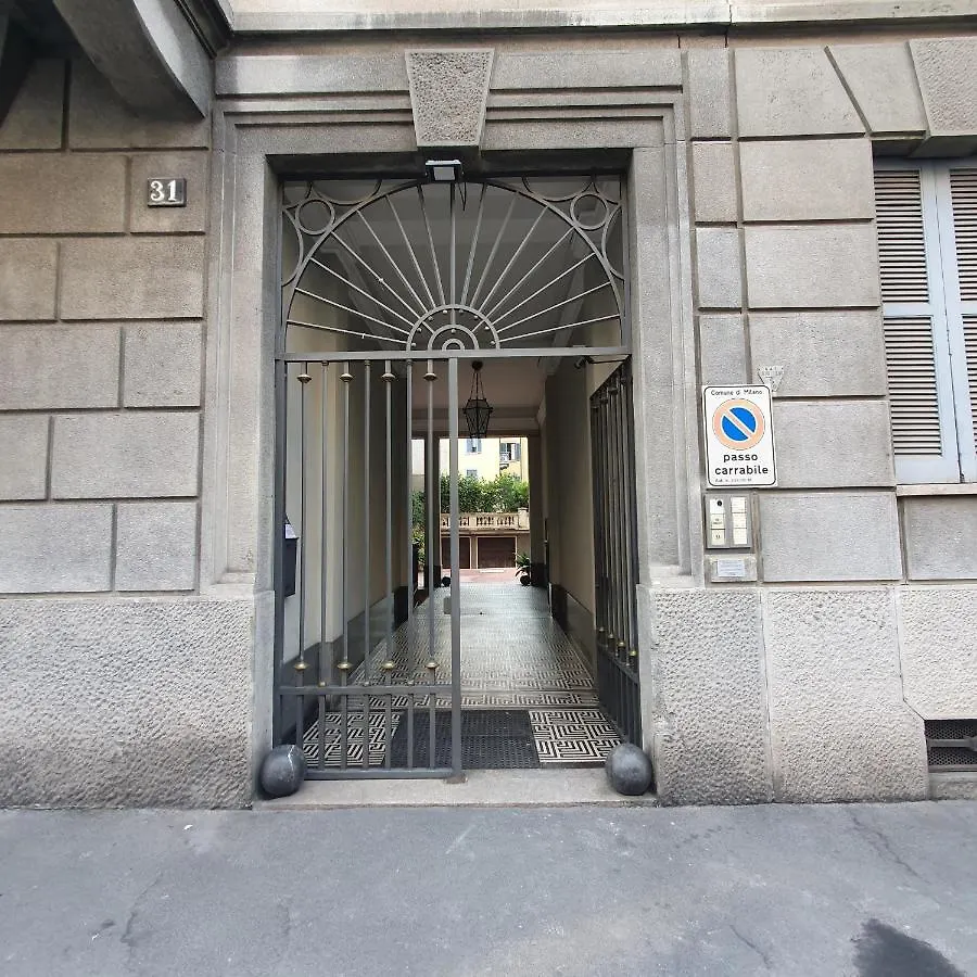 Uberti 31 - Appartamento Di Charme In Palazzo D'Epoca Milan Apartment