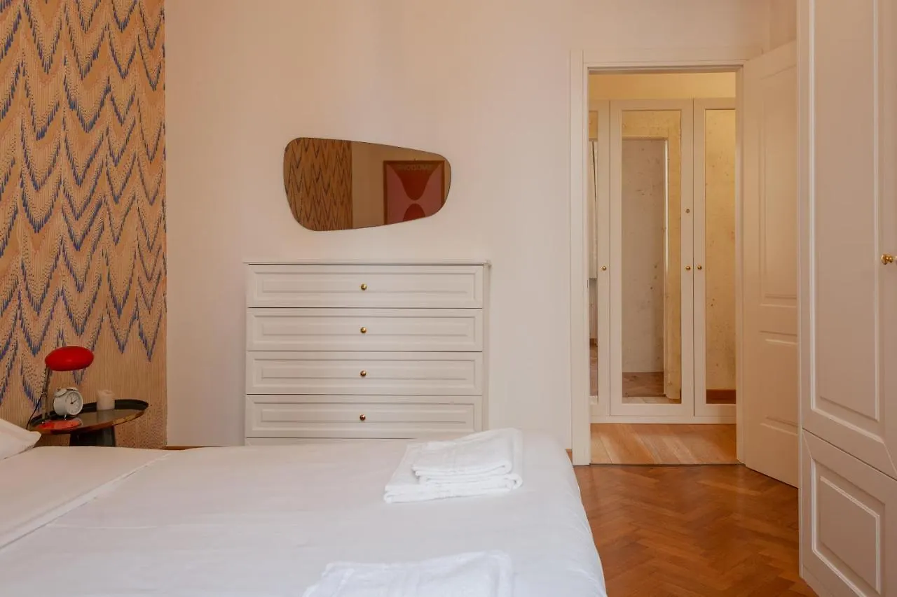 Uberti 31 - Appartamento Di Charme In Palazzo D'Epoca Milan 0*,